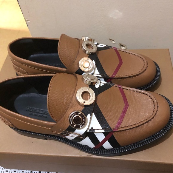 Authentic Burberry Loafers - Picture 2 of 11